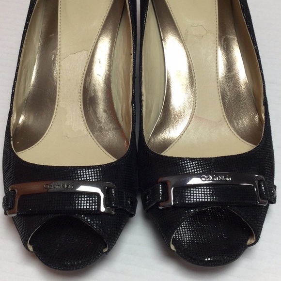 Calvin Klein Sera Buckle Shimmer Peep Toe Wedges Sz 7.5W - Picture 2 of 9